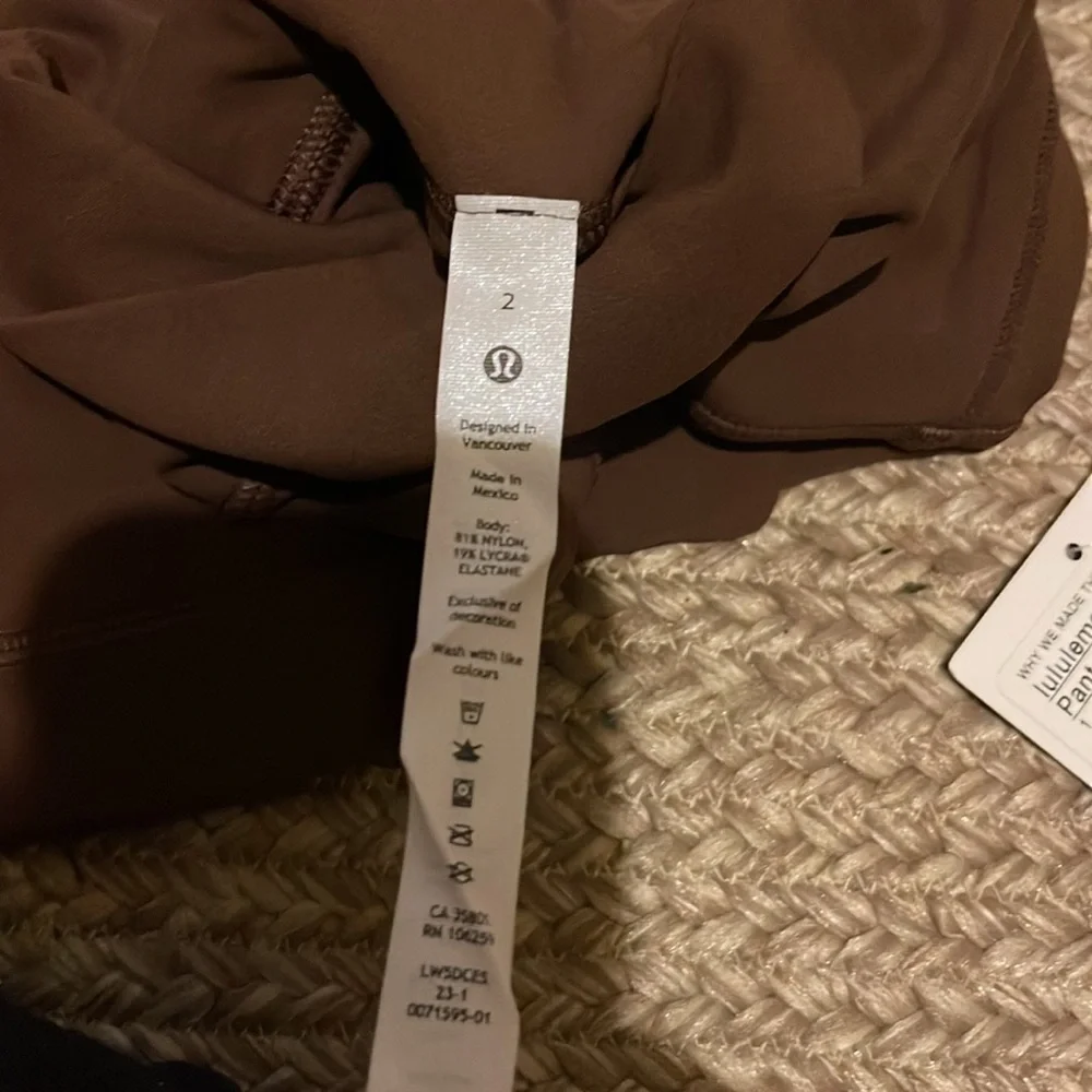Nwt lululemon align leggings 25” with pockets Java